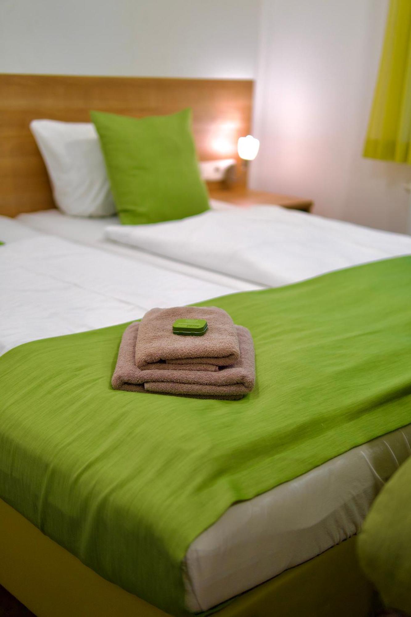 Bed & Breakfast Outlet Hotel Dettingen an der Erms Zewnętrze zdjęcie