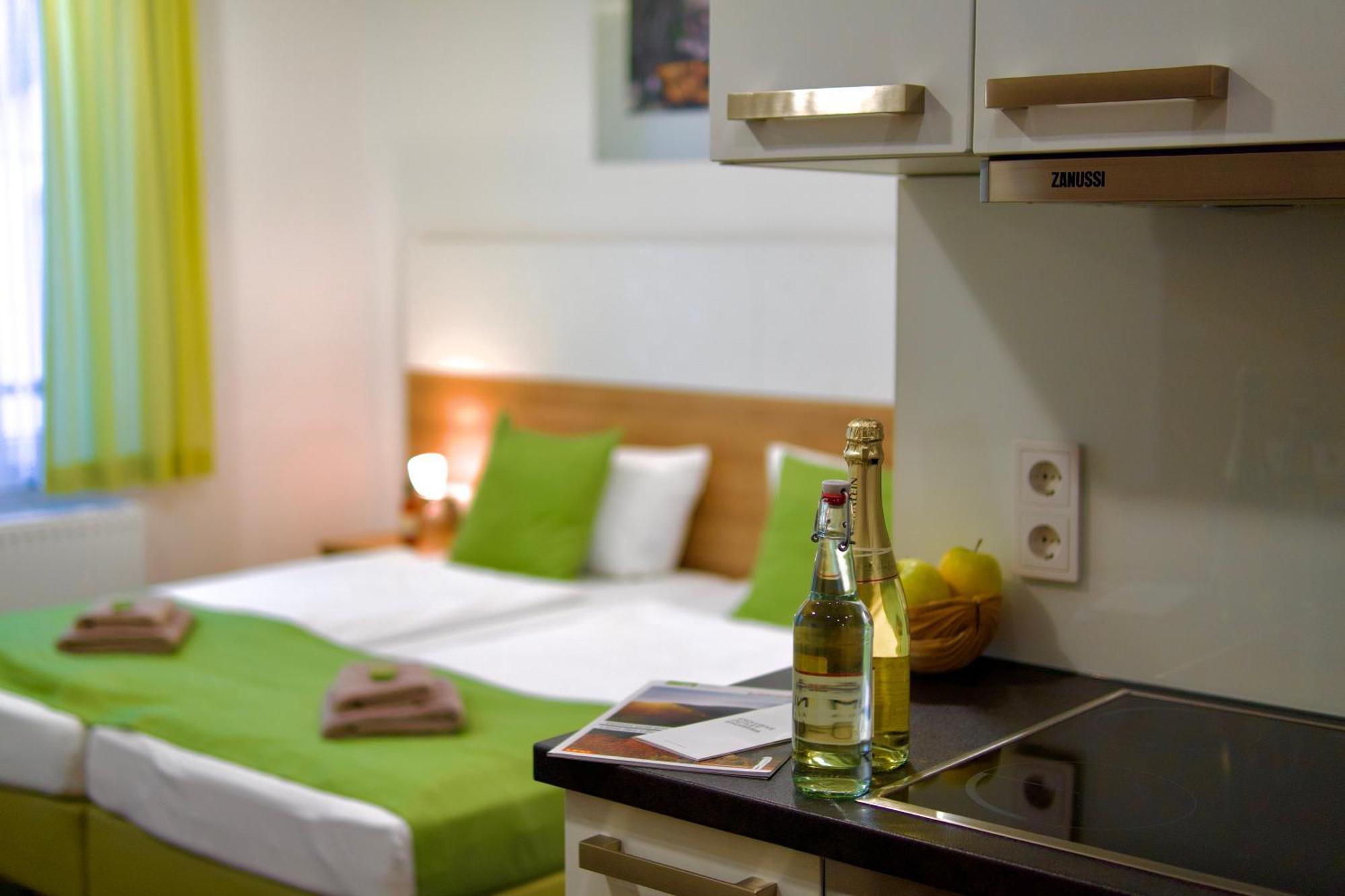 Bed & Breakfast Outlet Hotel Dettingen an der Erms Zewnętrze zdjęcie