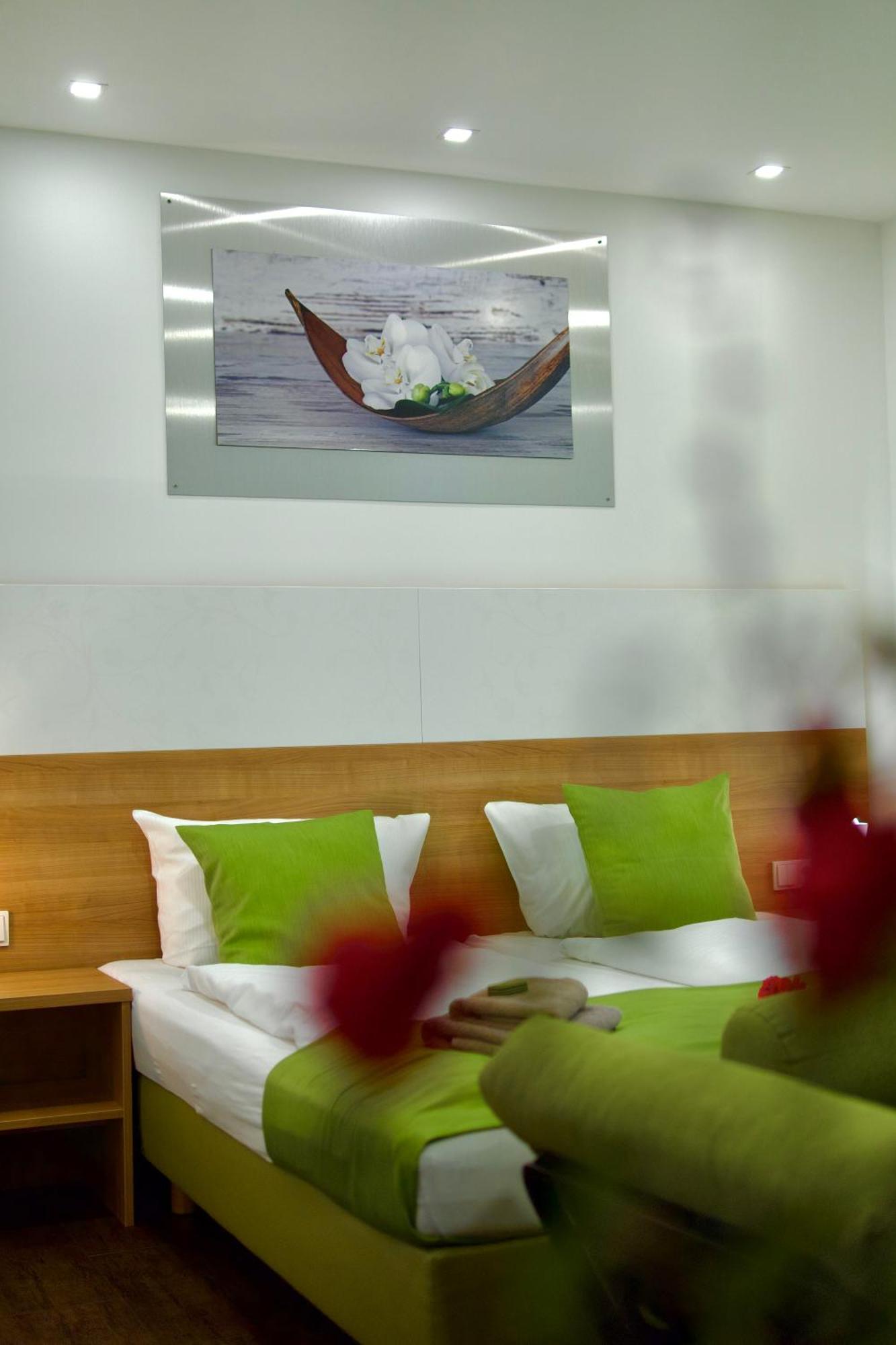 Bed & Breakfast Outlet Hotel Dettingen an der Erms Zewnętrze zdjęcie