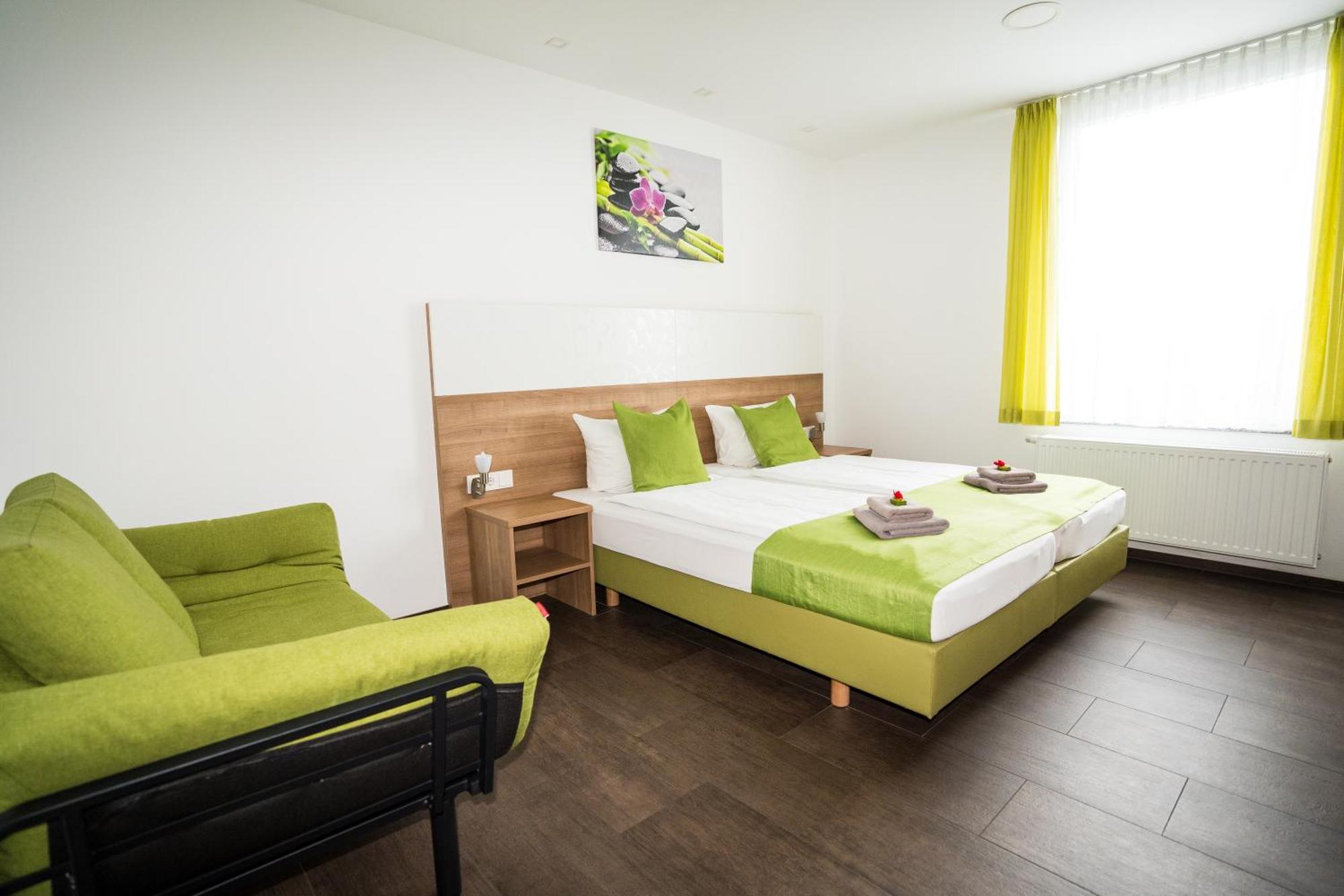 Bed & Breakfast Outlet Hotel Dettingen an der Erms Zewnętrze zdjęcie