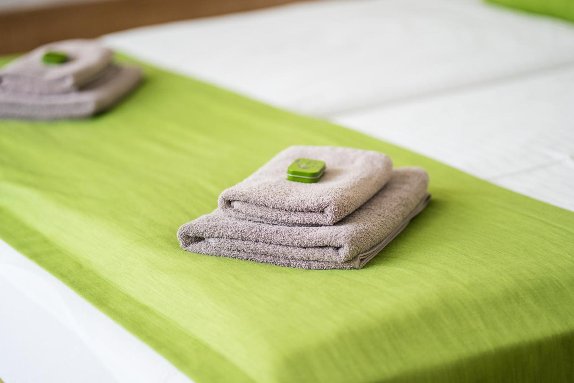 Bed & Breakfast Outlet Hotel Dettingen an der Erms Zewnętrze zdjęcie