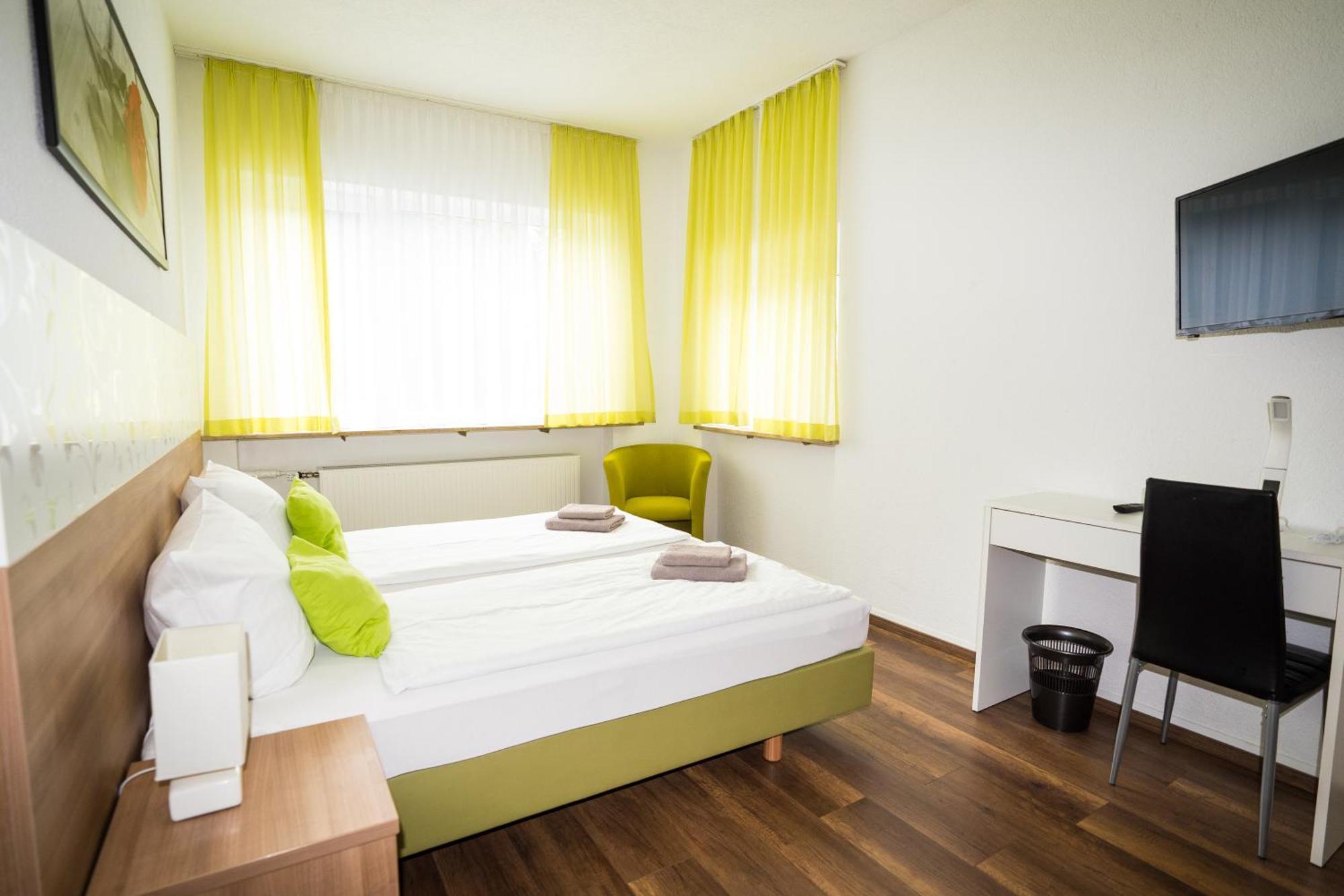 Bed & Breakfast Outlet Hotel Dettingen an der Erms Zewnętrze zdjęcie