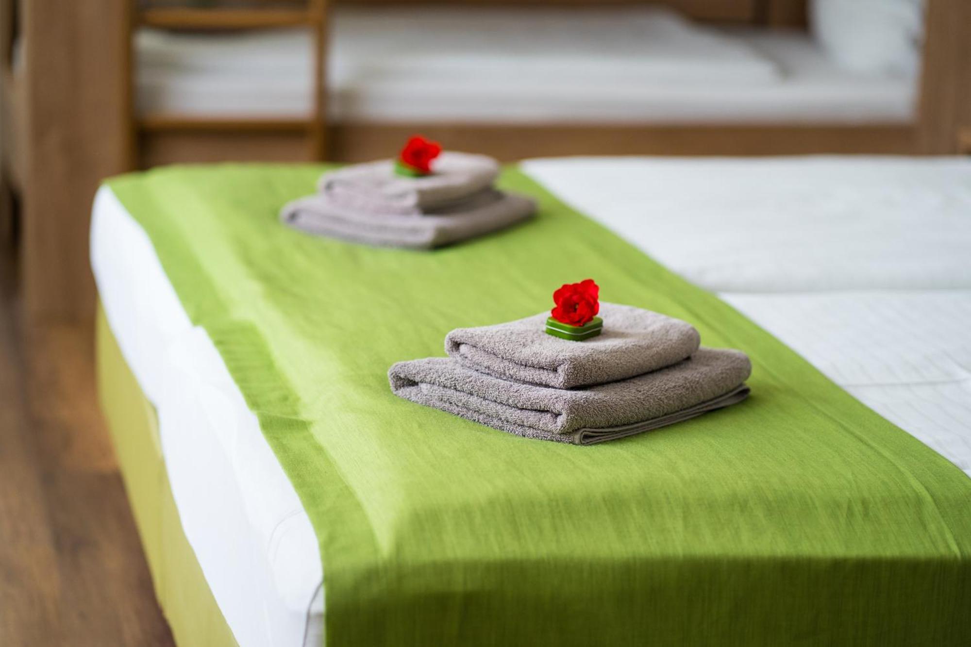 Bed & Breakfast Outlet Hotel Dettingen an der Erms Zewnętrze zdjęcie