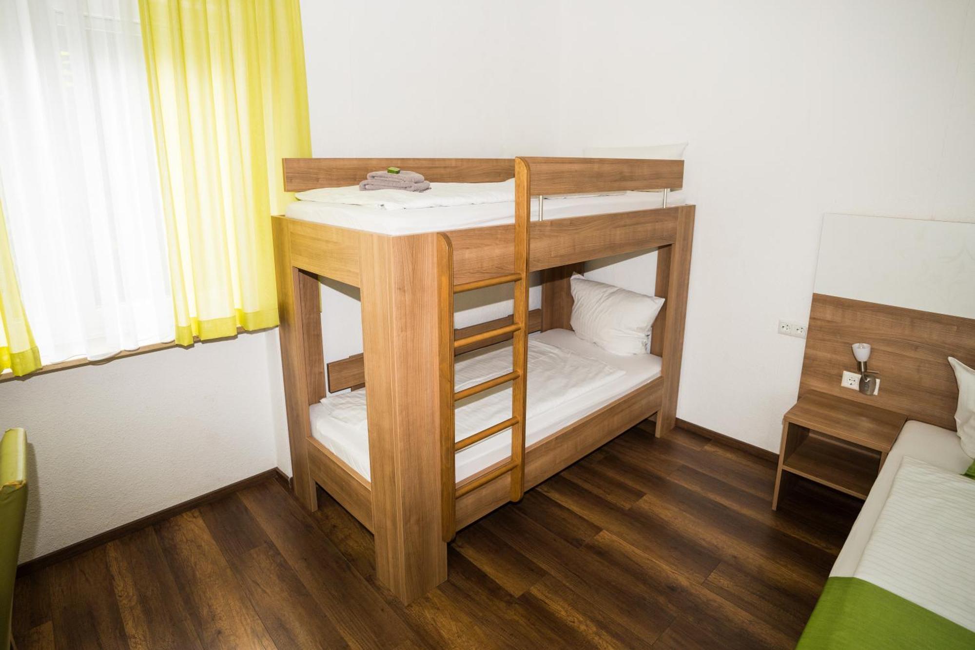Bed & Breakfast Outlet Hotel Dettingen an der Erms Zewnętrze zdjęcie