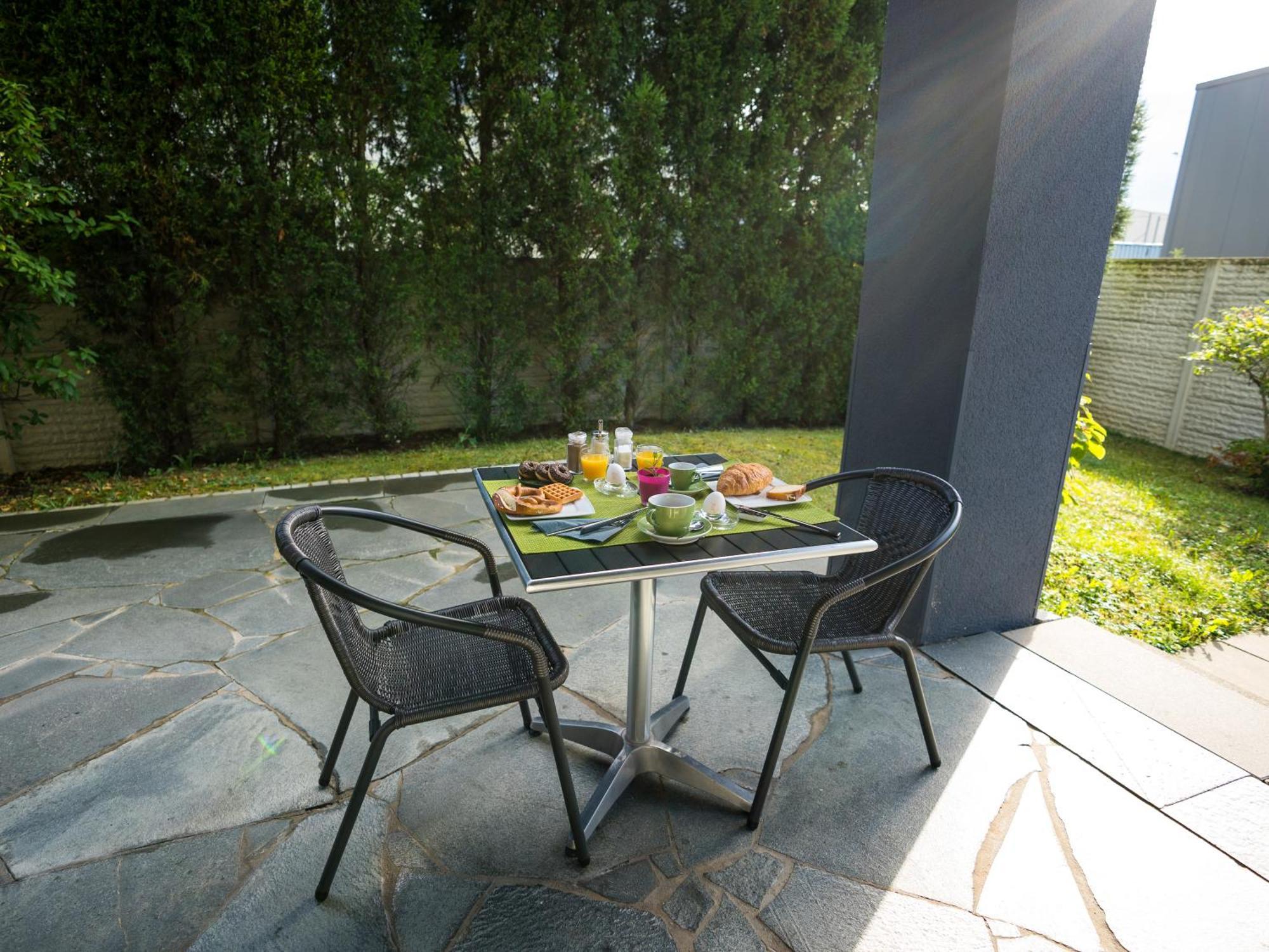 Bed & Breakfast Outlet Hotel Dettingen an der Erms Zewnętrze zdjęcie