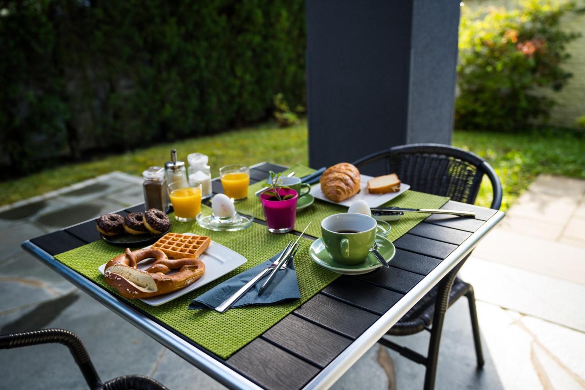 Bed & Breakfast Outlet Hotel Dettingen an der Erms Zewnętrze zdjęcie