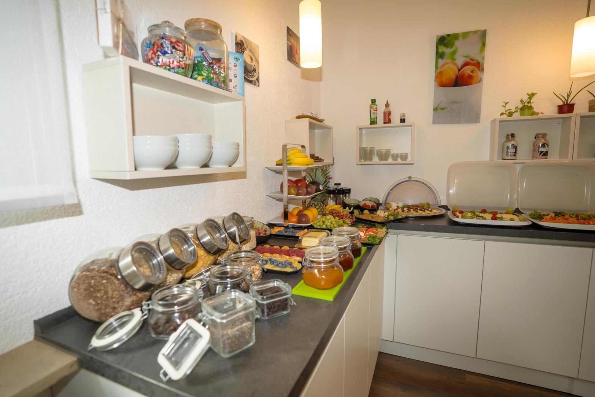 Bed & Breakfast Outlet Hotel Dettingen an der Erms Zewnętrze zdjęcie