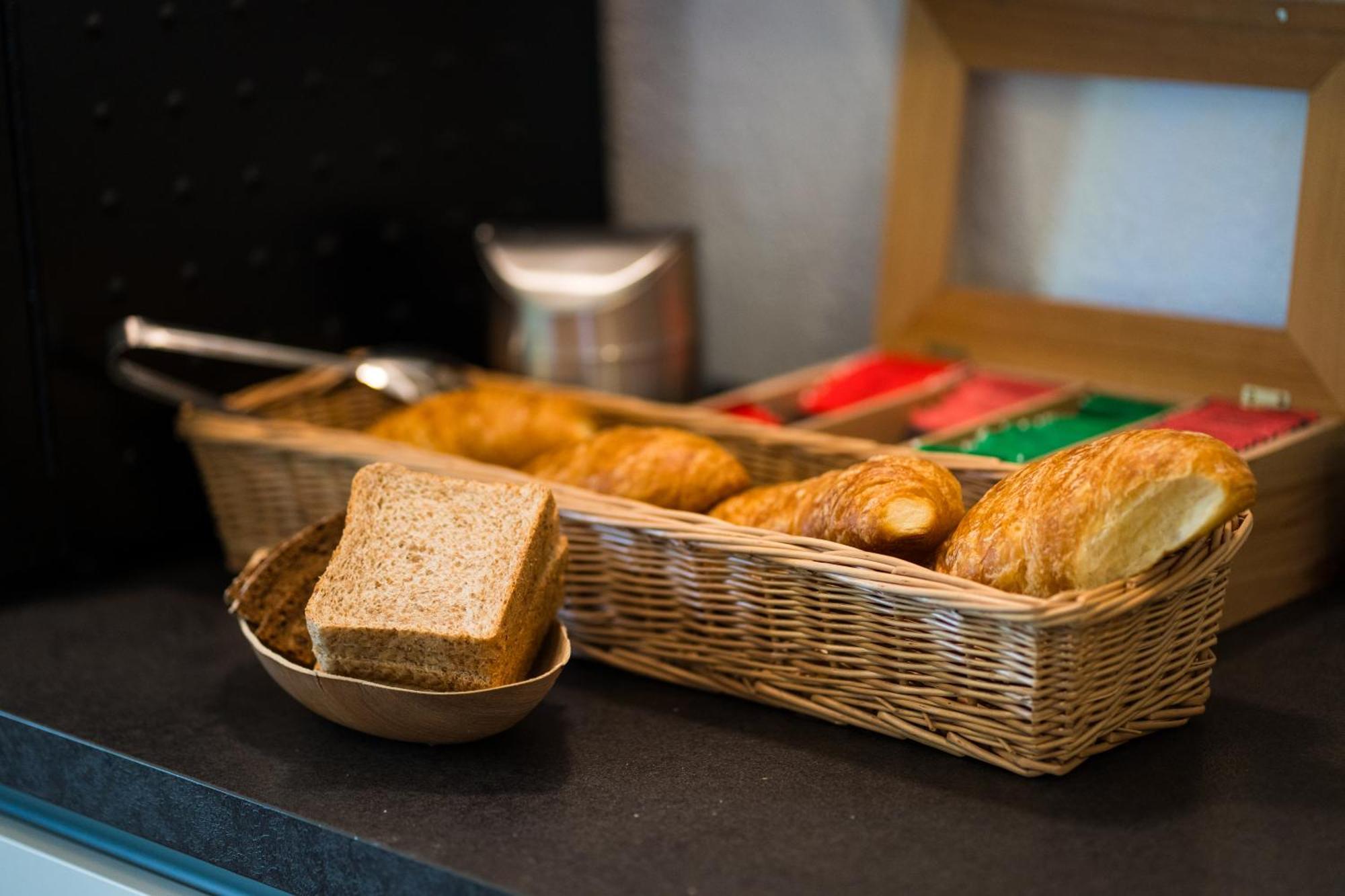 Bed & Breakfast Outlet Hotel Dettingen an der Erms Zewnętrze zdjęcie