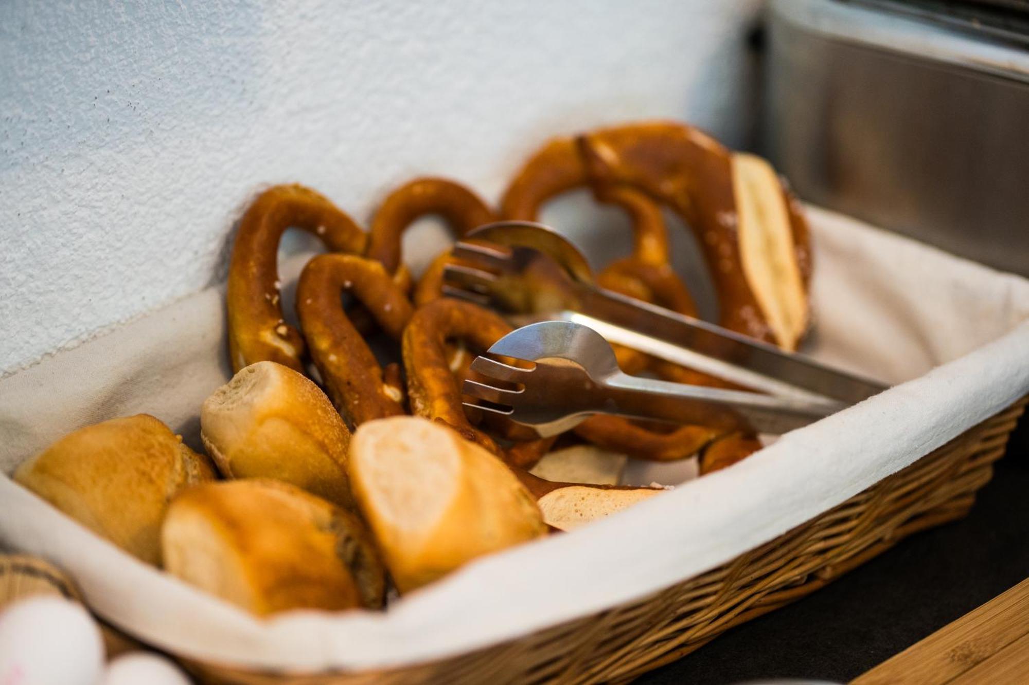 Bed & Breakfast Outlet Hotel Dettingen an der Erms Zewnętrze zdjęcie